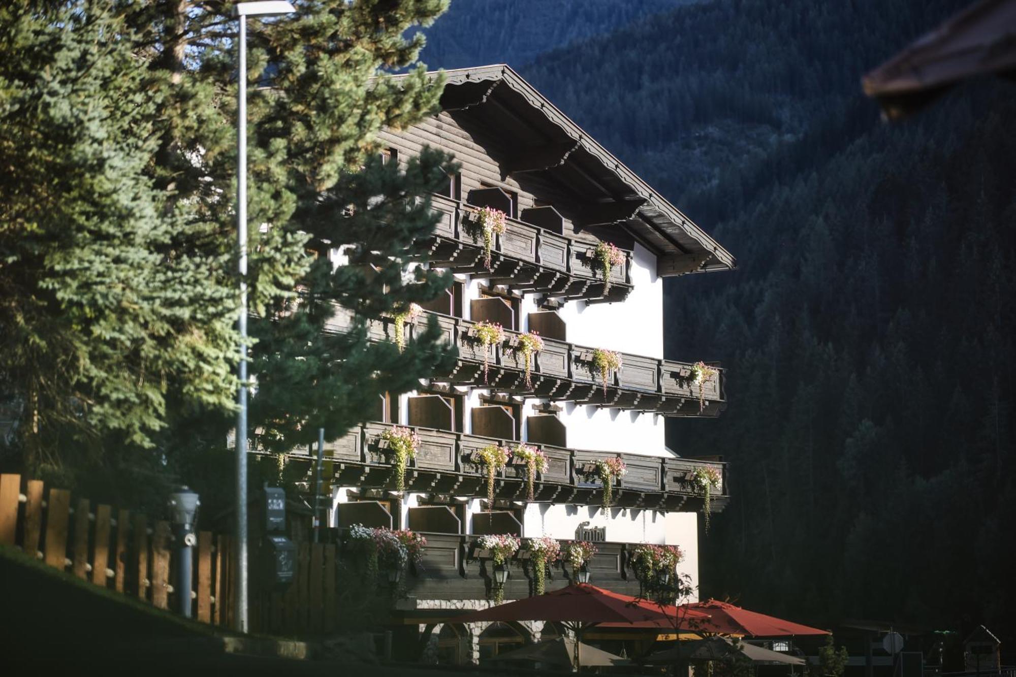 Berghotel Basur - Das Schihotel Am Arlberg Flirsch Dış mekan fotoğraf